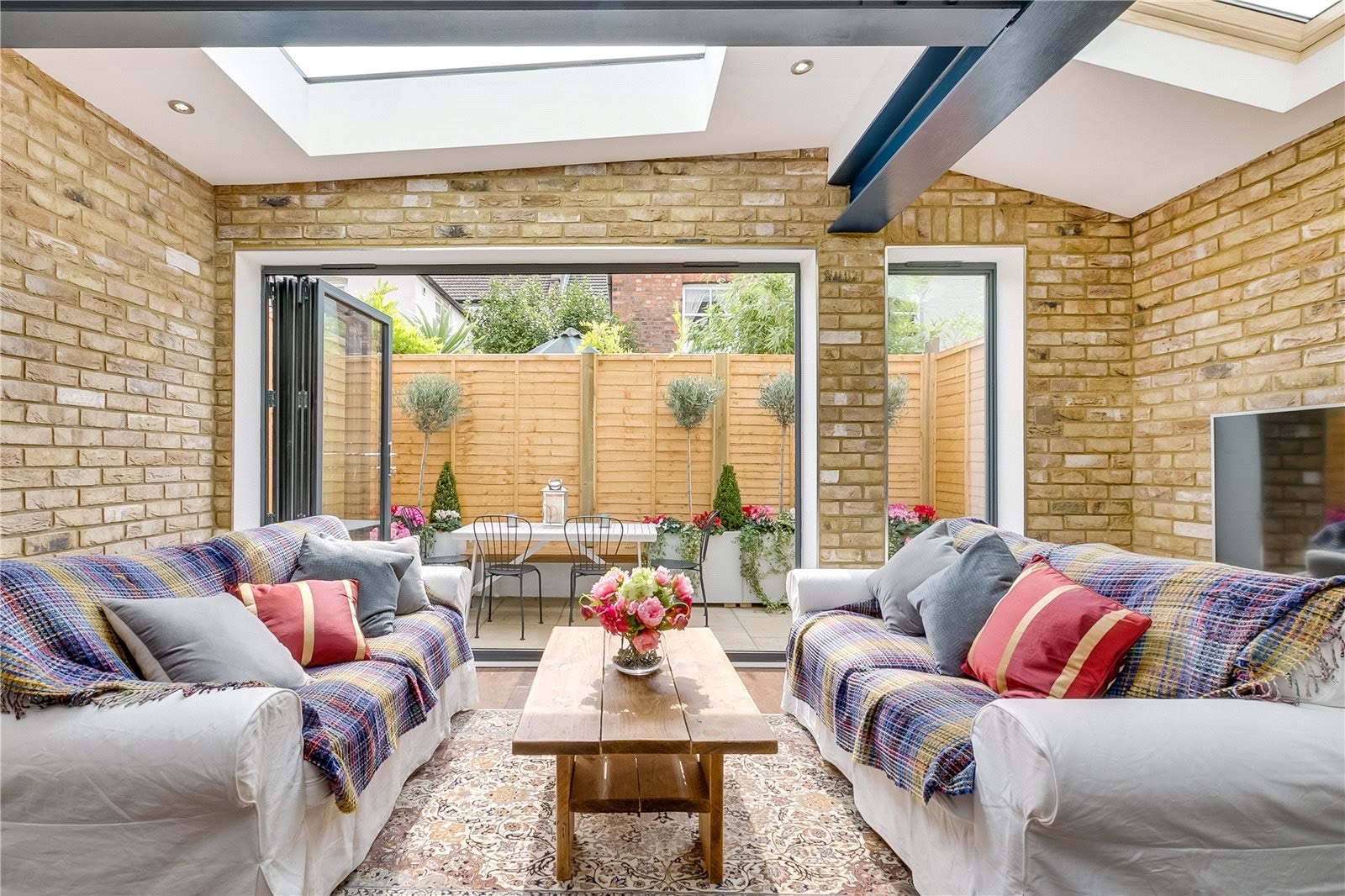 Notting Hill, completed home, frame 2