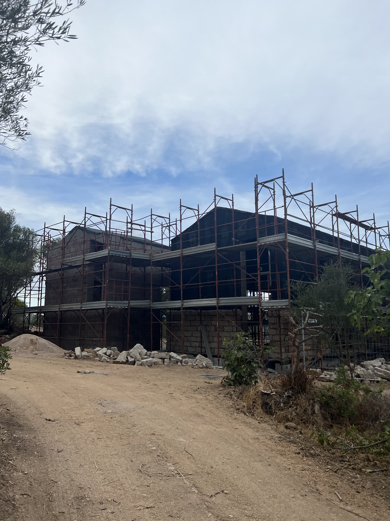 The plateau before the works